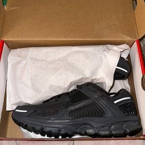 NIKE ZOOM VOMERO MENS 10.5